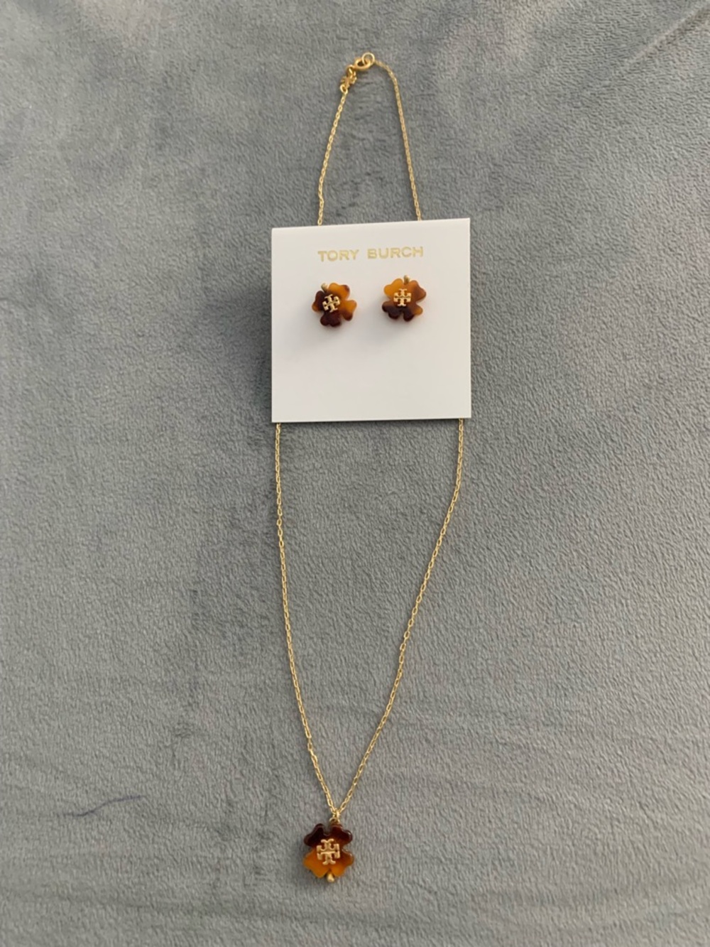 NWOT Tory Burch  Amber Tortoise Flower Stud Earrings W/ Necklace withGold Logo
